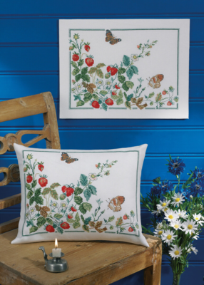 Kit per ricamo Fragole e farfalle 39 x 30 cm