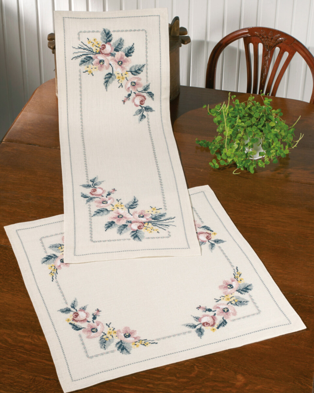 Kit di ricamo Rose su lino 36 x 104 cm