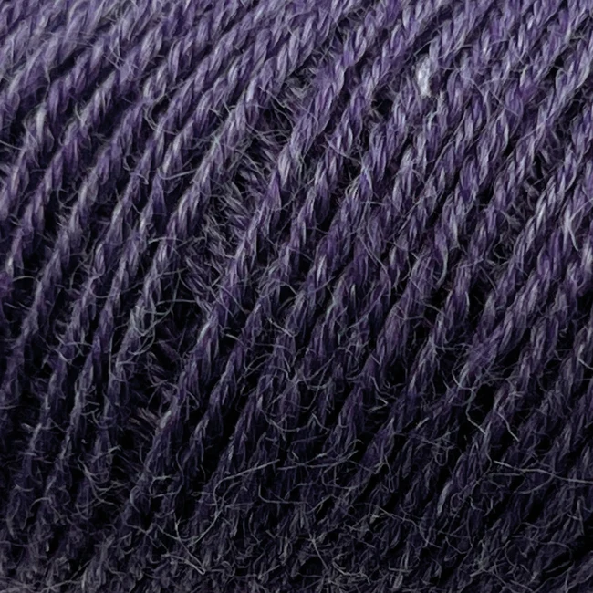 Onion Nettle Sock Yarn 1009 Viola scuro