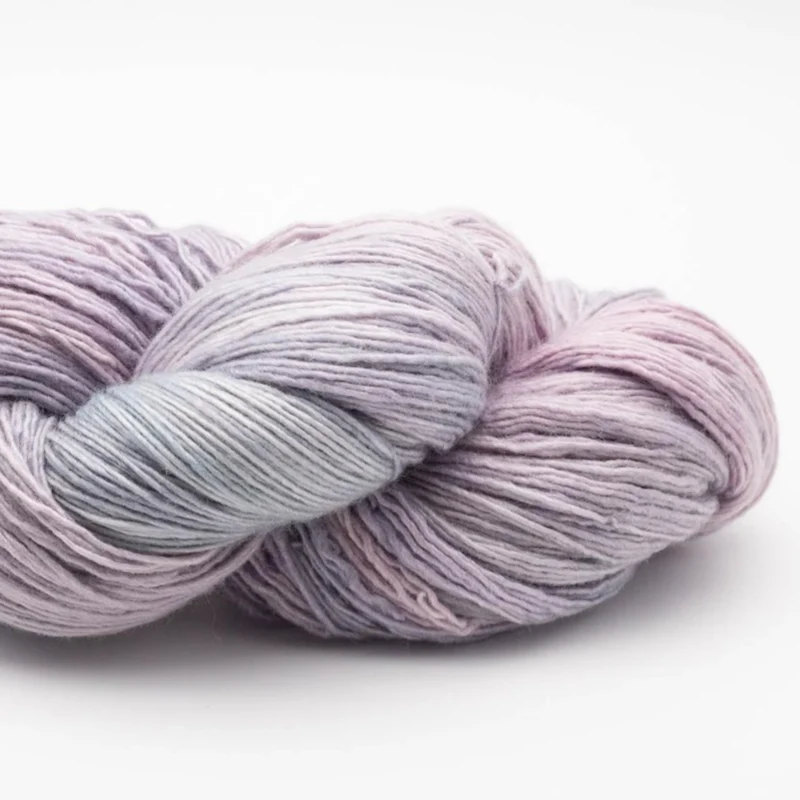 Manos del Uruguay Fino SF437 Mother of Pearl