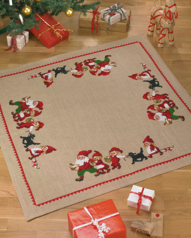 Kit Ricamo Folletti / cane nero 120 x 120 cm