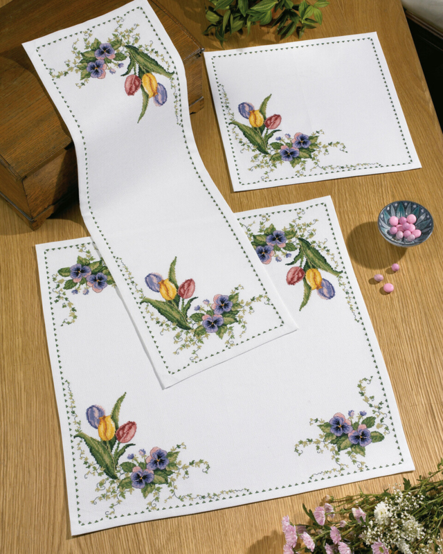 Kit da ricamo 3 tulipani 26 x 79 cm