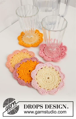 0-1497 Sottobicchieri in fiore di DROPS Design