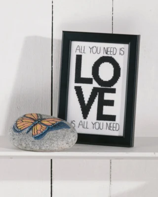 Kit da Ricamo L'amore è tutto ciò di cui hai bisogno 9 x 14 cm