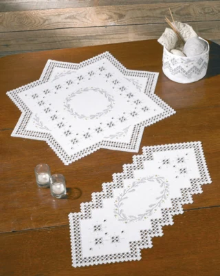 Kit da ricamo Ghirlanda di Hardanger 67x67 cm