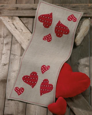 Kit da Ricamo Cuori Rossi 40 x 96 cm